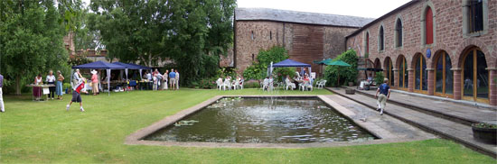 The Courtyard at Bollitree Castle (18-6-06)