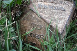 Peterstow Parish mile marker - 3 mile to Ross