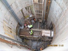 Looking down into the rising shaft (29-04-08)