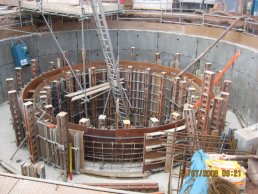 The weir outer formers in place (21-07-08)