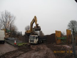 The CAT loading a lorry (26-11-07)