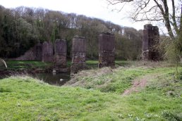 Ballingham Railway Bridge piers (09-04-12)