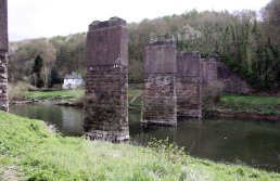 The Ballingham Railway Bridge (09-04-12)