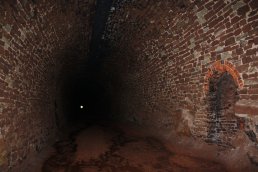 Ballingham Tunnel looking north from further in (09-04-12)