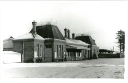 Ross Station frontage