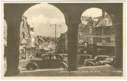 Broad Street out from the Market House