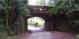 A railway bridge at Boxbush (17-9-06)