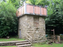 Tintern Station Water Tower (20-8-06)