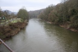 The view west off the Welsh Bicknor Bridge (03-01-2011)