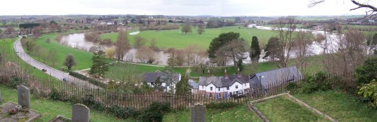 The river Wye in flood (29-3-06)