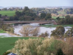 The Wye in flood Ross-on-Wye (7-11-05)