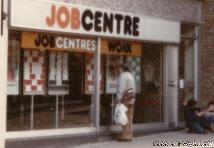 15 High Street circa 1980? [Photo: Edinburgh Woollen Mill]