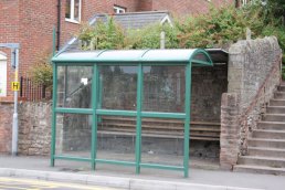 The bus shelter in place of the bridge (17-8-08)