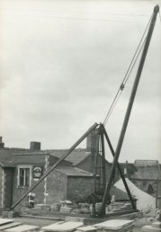 A-frame crane
