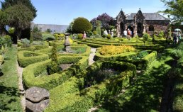 John Kyrle Summer House and knot garden