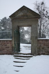 Snow on Kyrle Gate (south side)