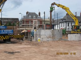 The piles being removed (20-06-08)