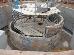 The top of the falling shaft partially removed (26-06-08)