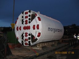 The tunnelling machine on the lorry (30-01-08)