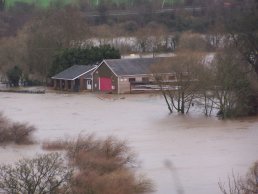 The boathouse in the flood (11-01-07)