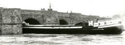 The Wye Invader passing under Wilton Bridge