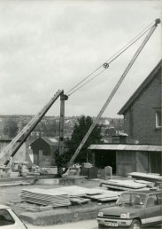 Monumental masons crane